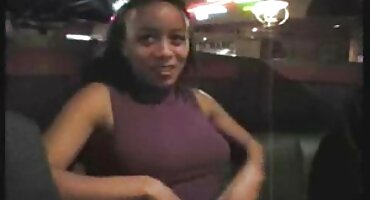 sex con dâu vú to Lace London phim sec hd London cho phép một vòi nước trắng trong ass của cô.